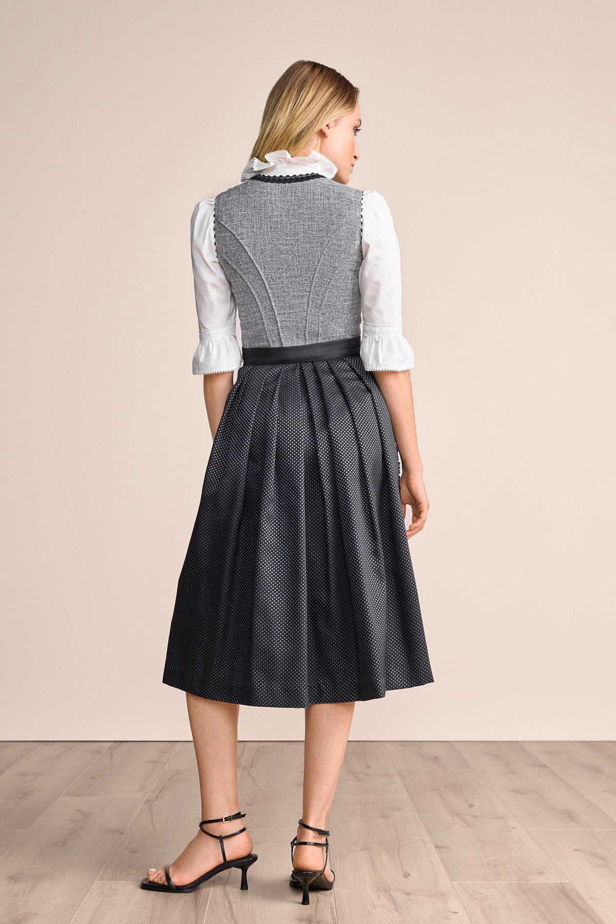 Dirndl Ashly in schwarz
