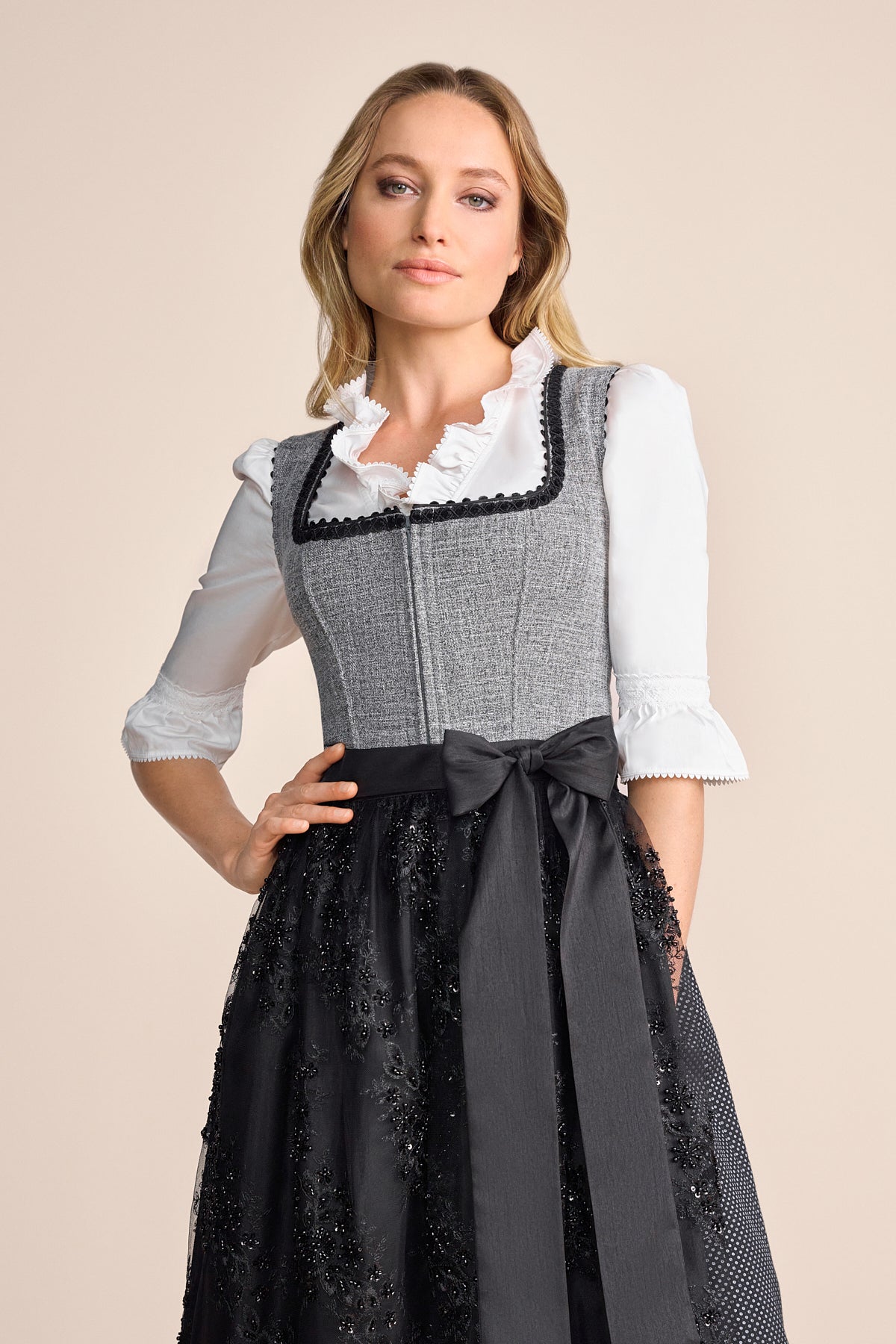 Dirndl Ashly in schwarz