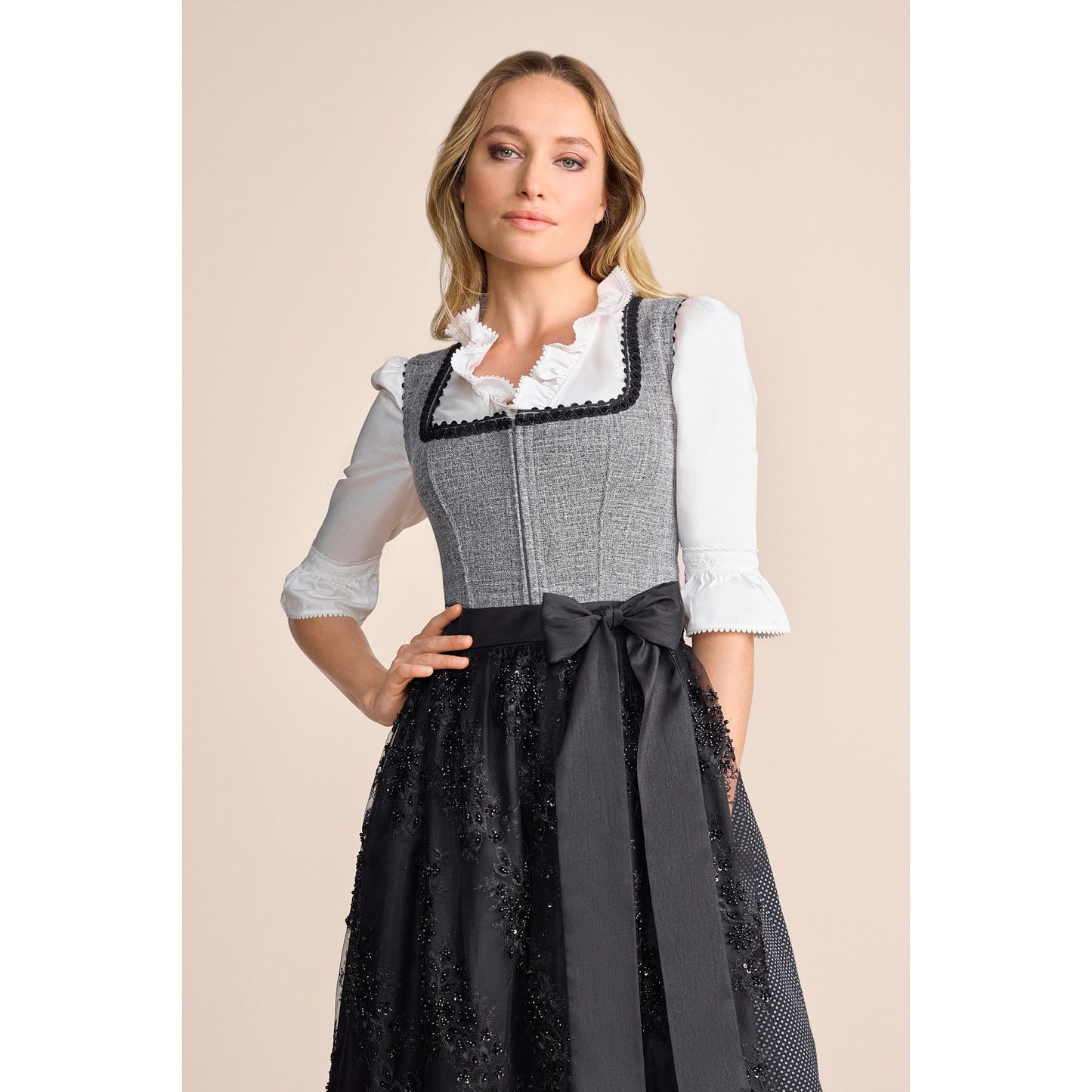 Dirndl Ashly in schwarz
