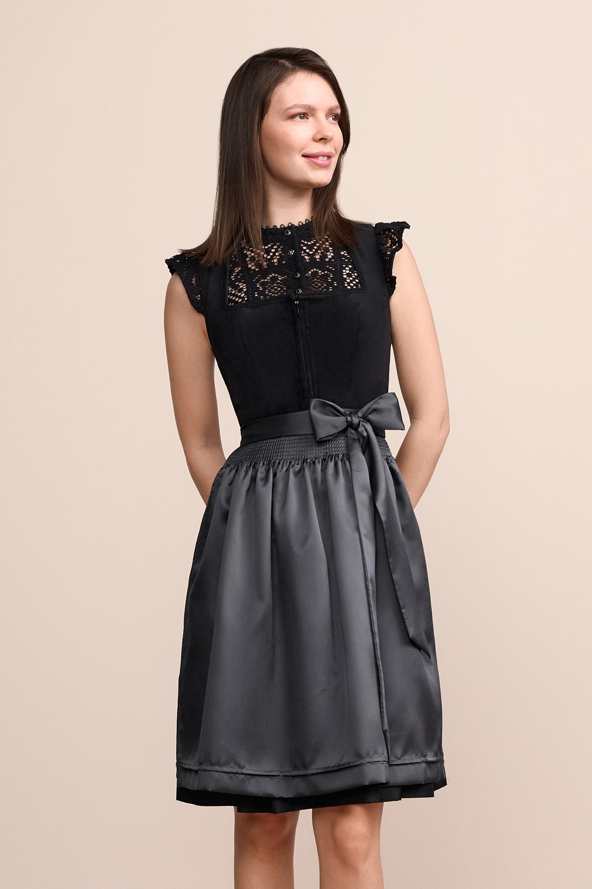 Dirndl Calista in schwarz