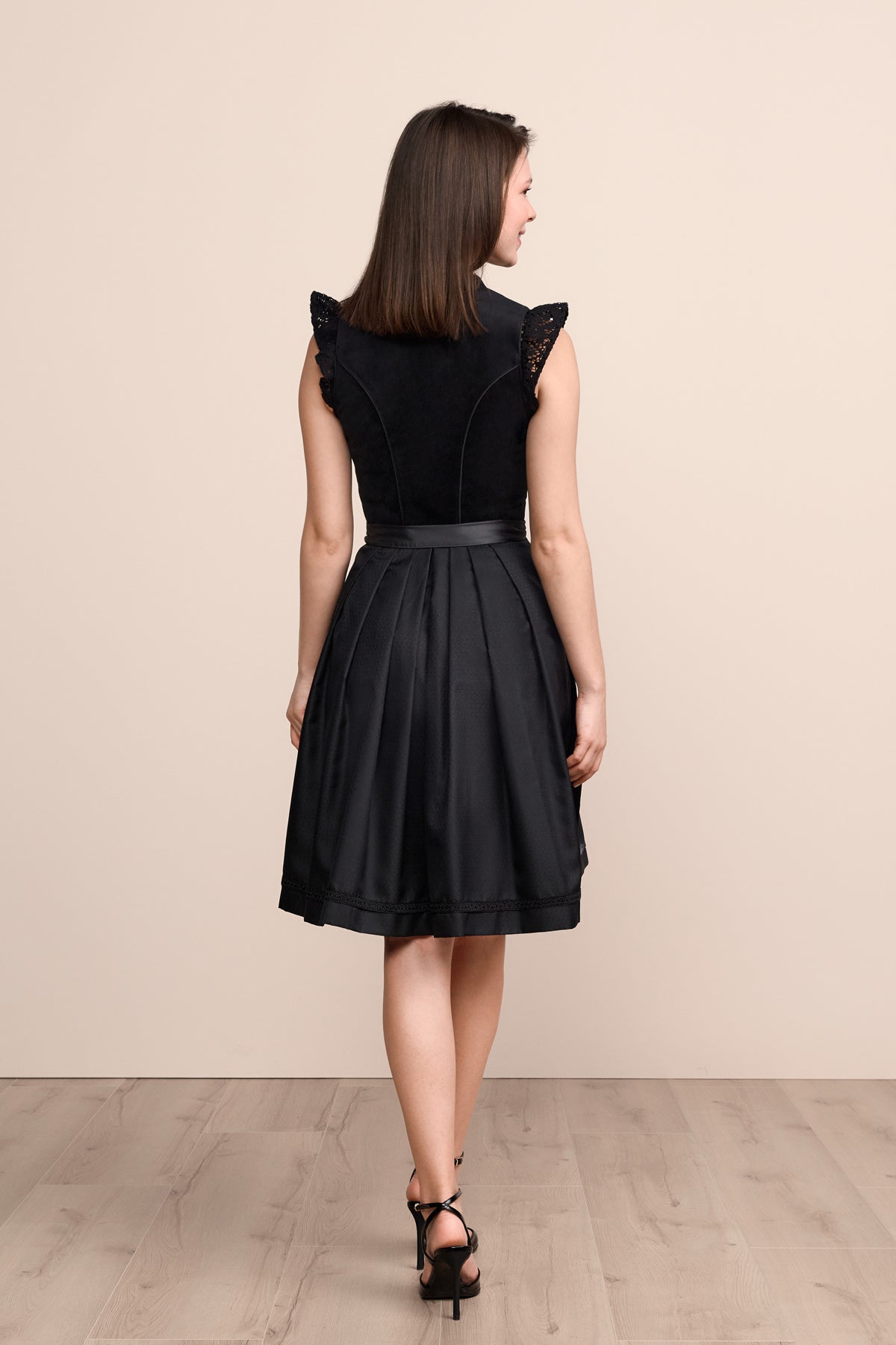 Dirndl Calista in schwarz