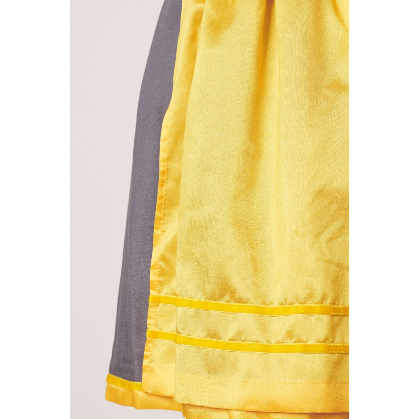 Dirndl Poppy in gelb by Victoria Swarovski