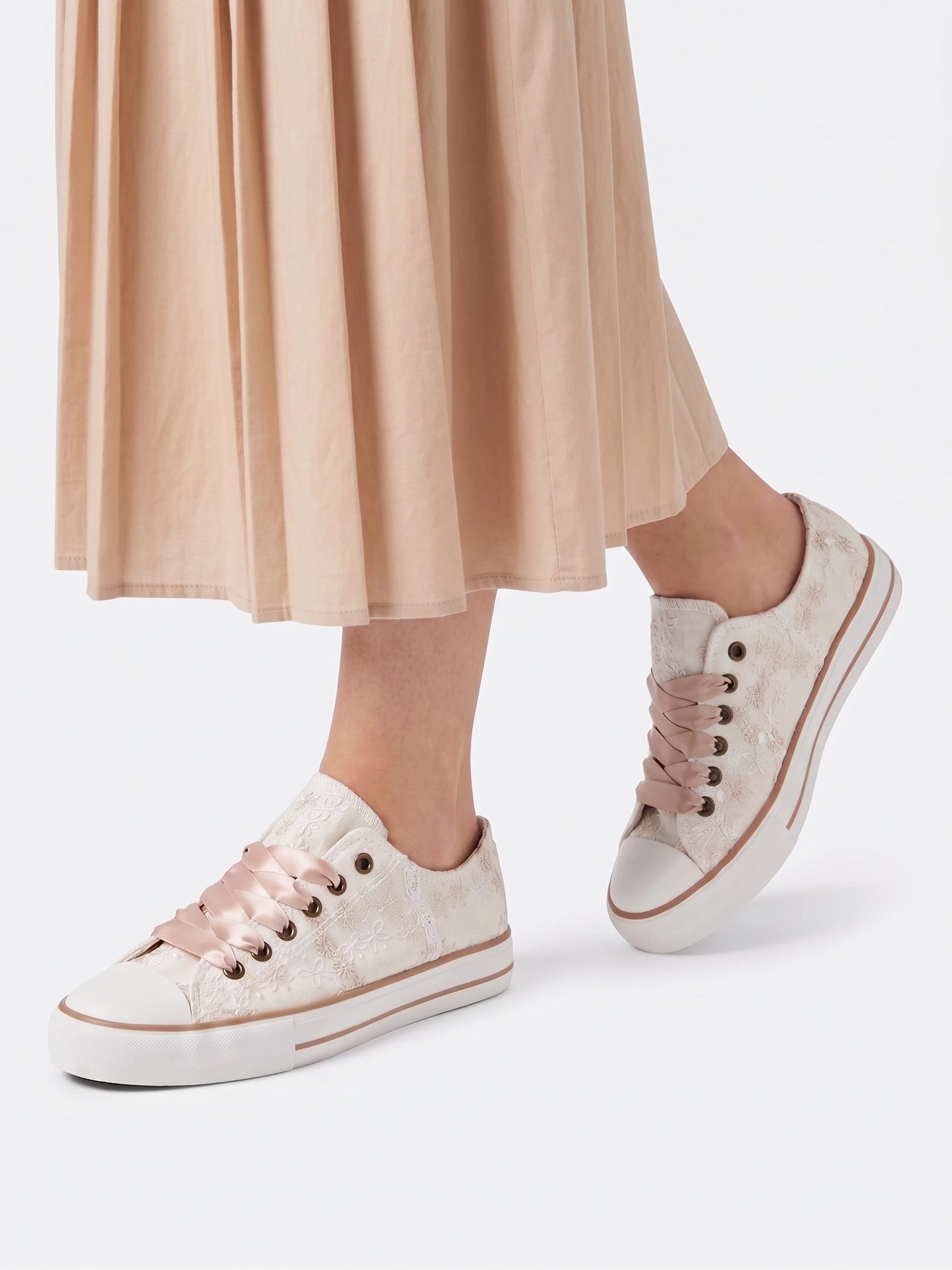 Pearl Sneaker