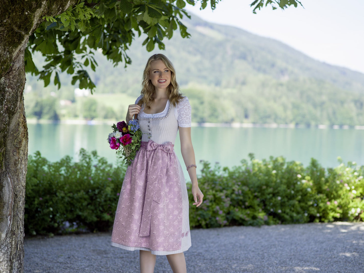 3418570-14424 Dirndl Bibi von Wenger