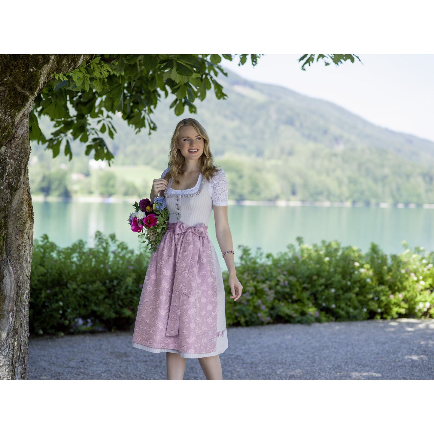 3418570-14424 Dirndl Bibi von Wenger