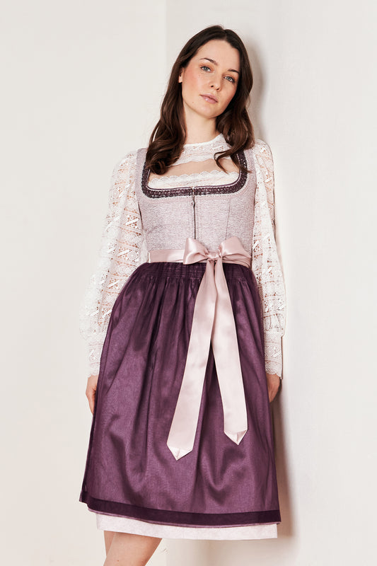 Dirndl in flieder