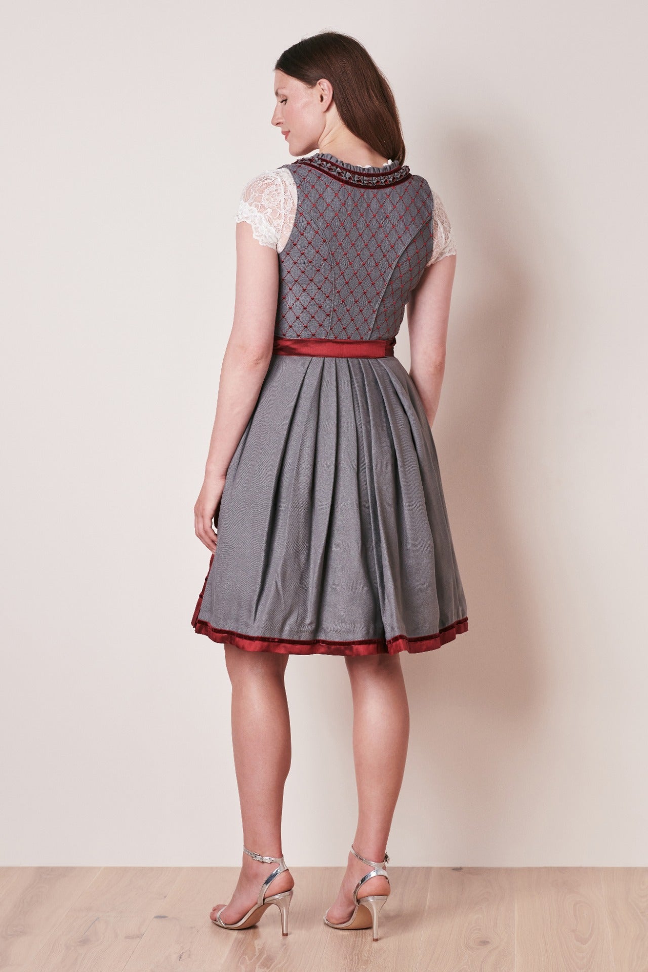 Dirndl Poppy in bordeaux by Victoria Swarovski