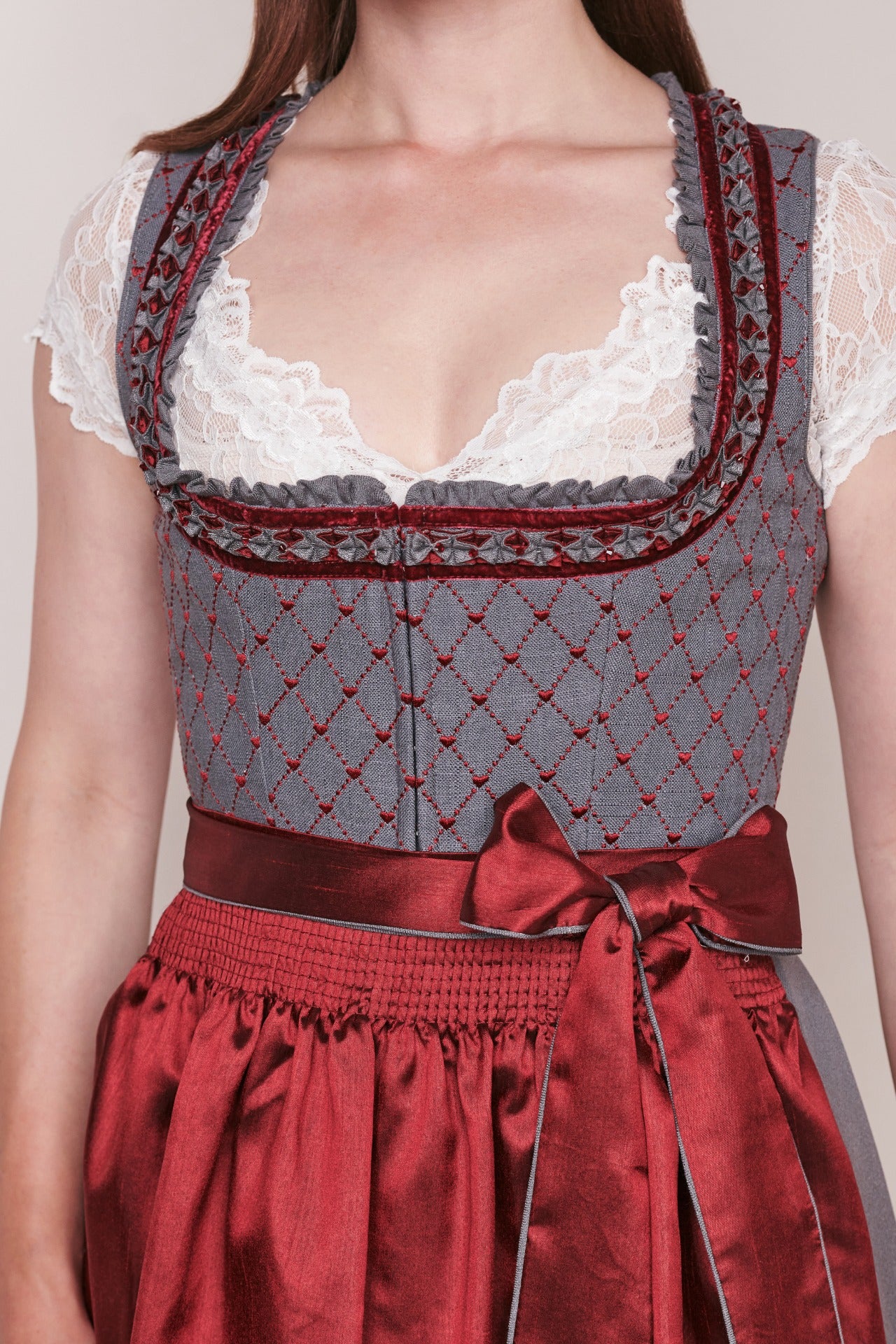 Dirndl Poppy in bordeaux by Victoria Swarovski