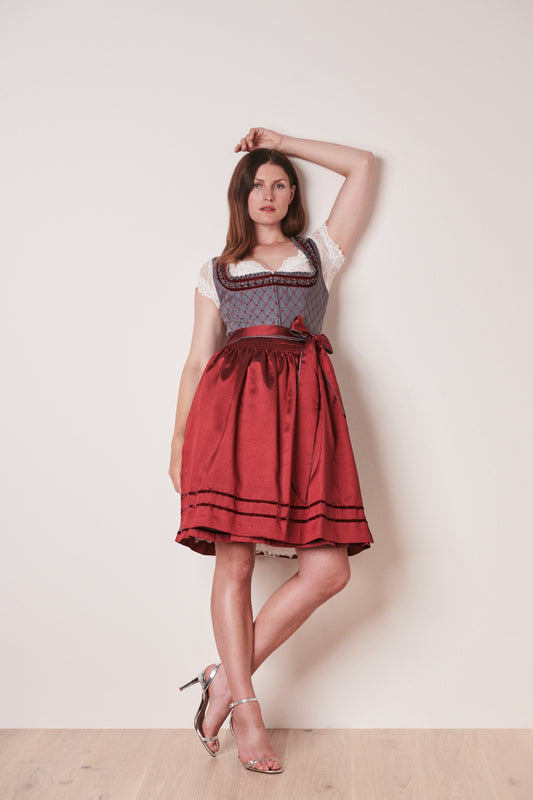 Dirndl Poppy in bordeaux by Victoria Swarovski
